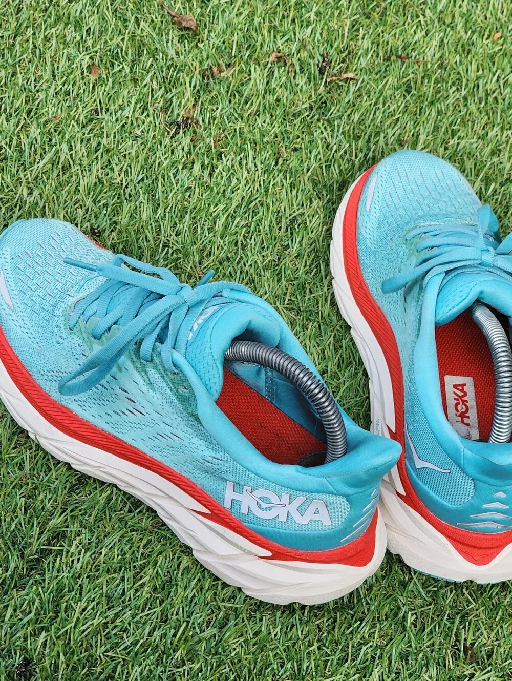 HOKA CLIFTON 8 - Womens Sneakers - SIZE 7B